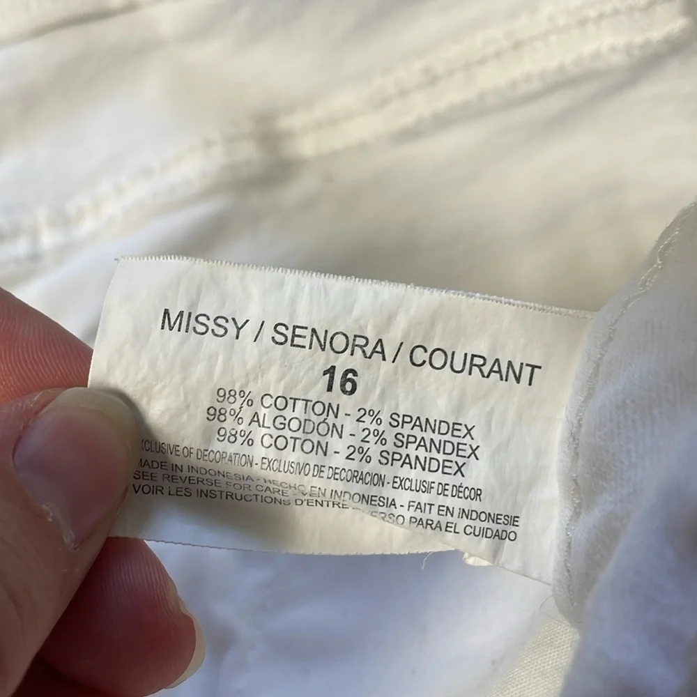Nine West Jeans White Studded Capris | Size 16/33 - Picture 6 of 12